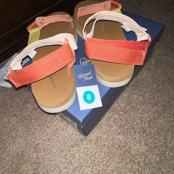 Universal Thread Sandals - Picture 4 of 4